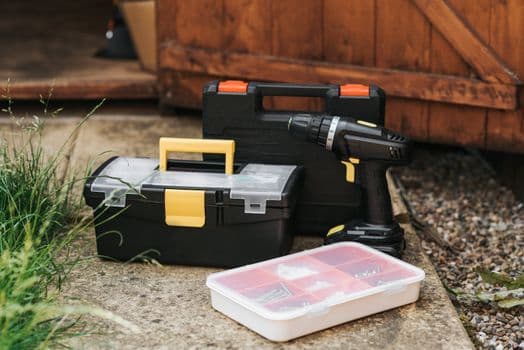 Alugar ou comprar equipamento de obra? Como decidir sem perder dinheiro